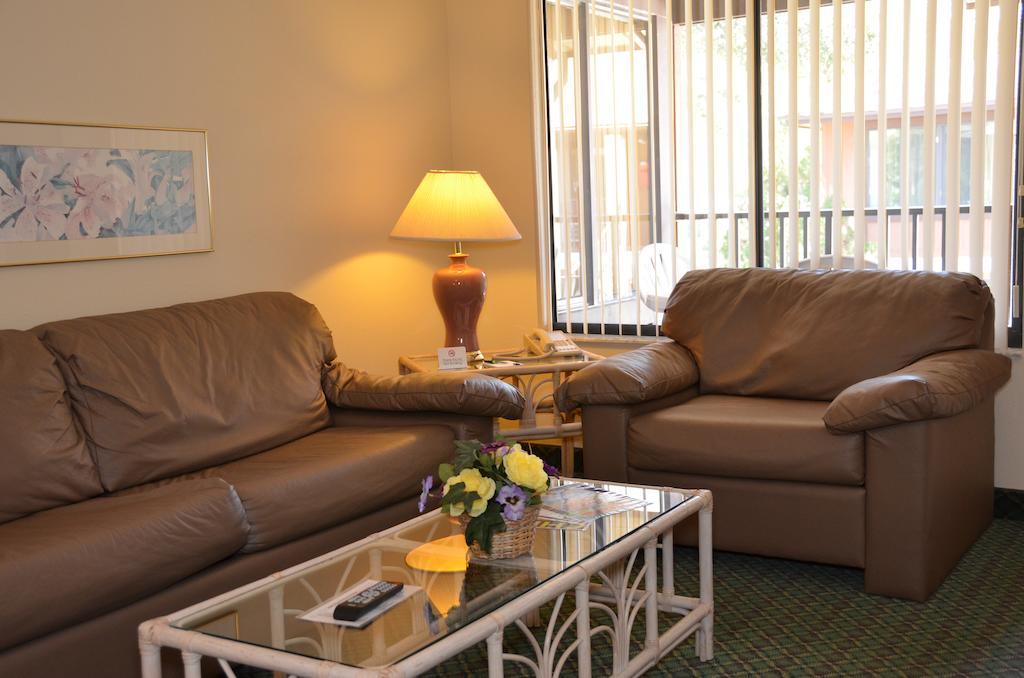 Cypress Cove Nudist Resort Пойнсиана Номер фото